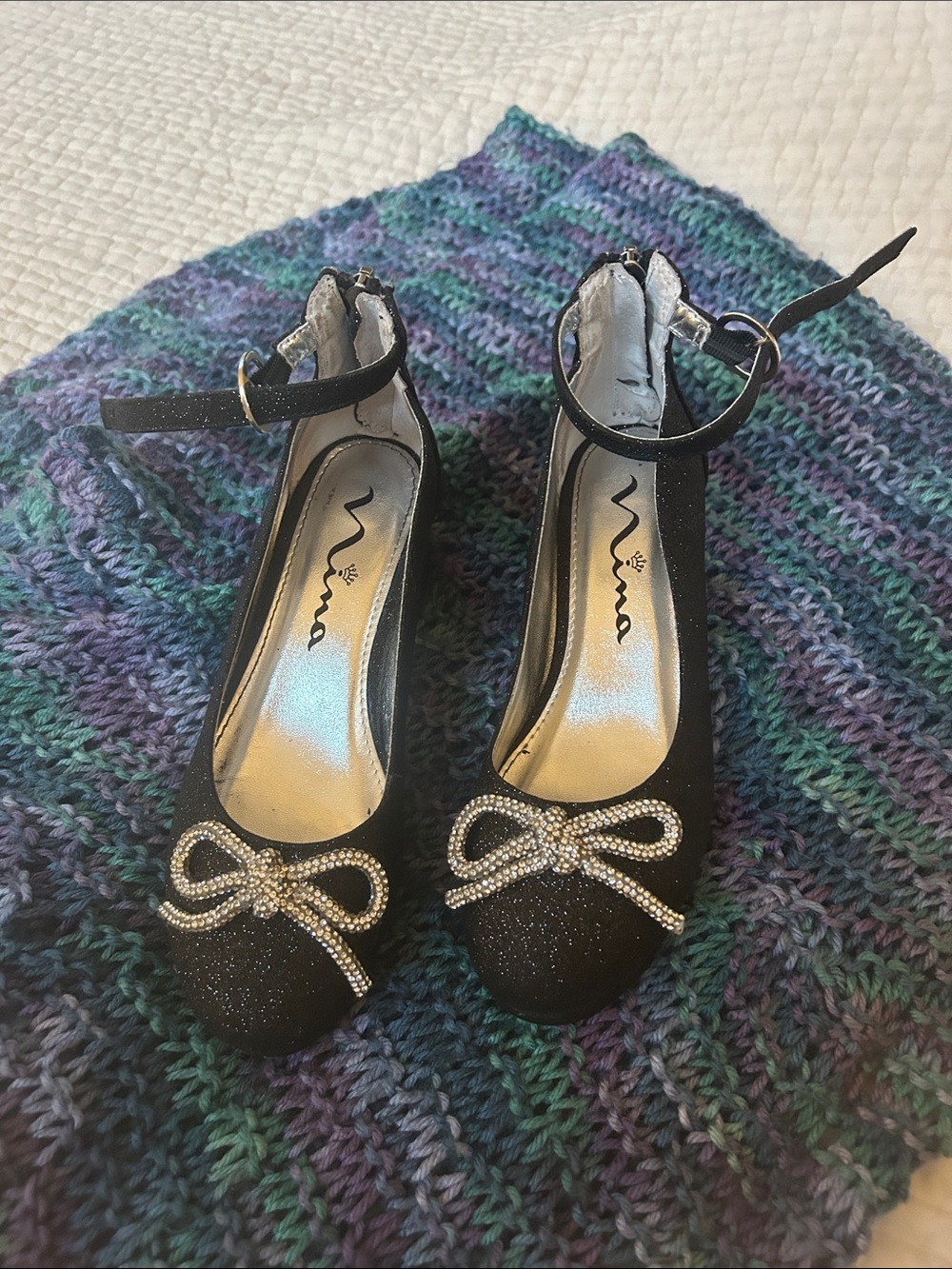 Nina Glitter black bow shoes size 2